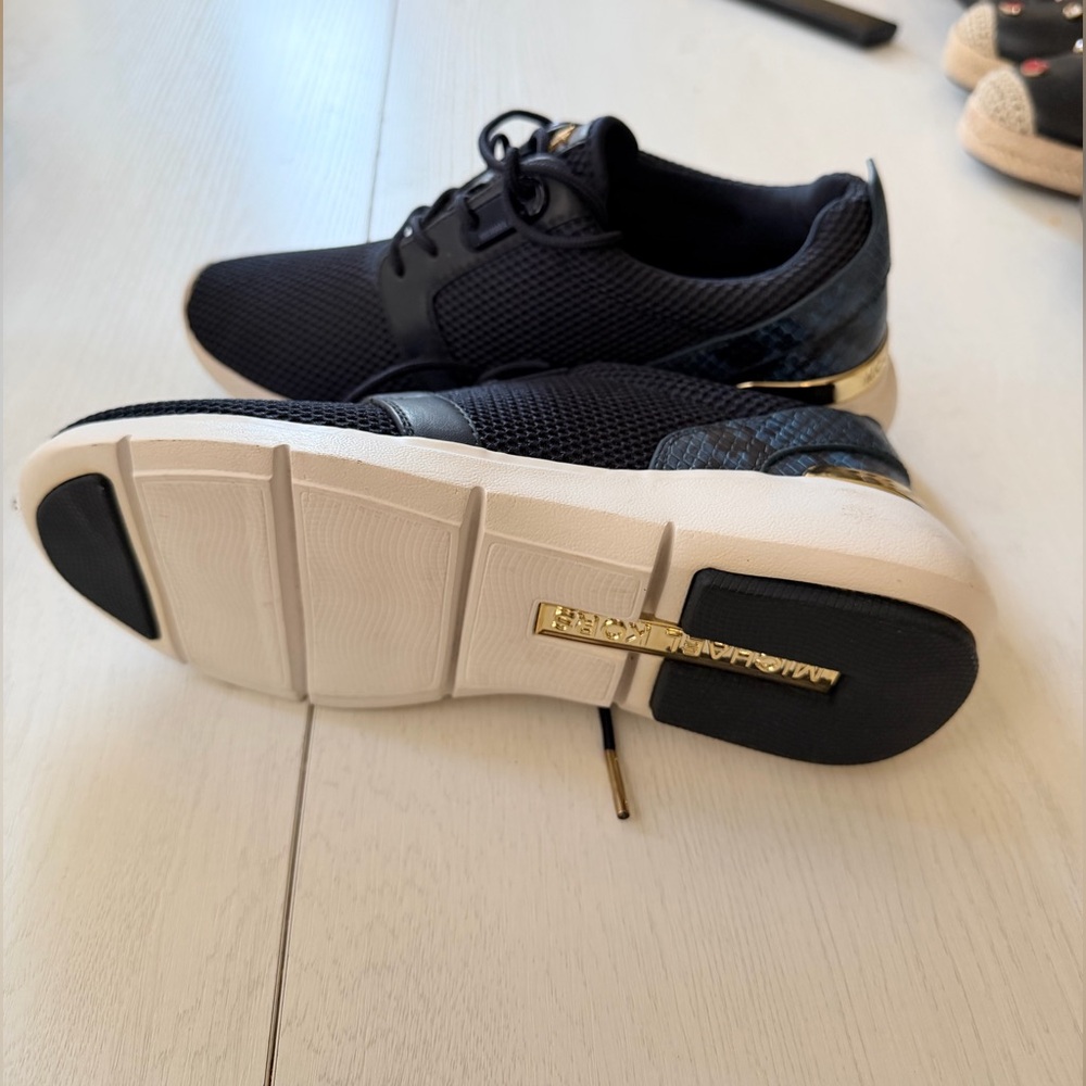Michael Kors Shoes - Picture 3 of 3